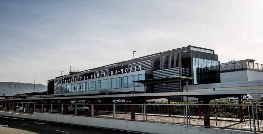 aeropuerto-pamplona2014