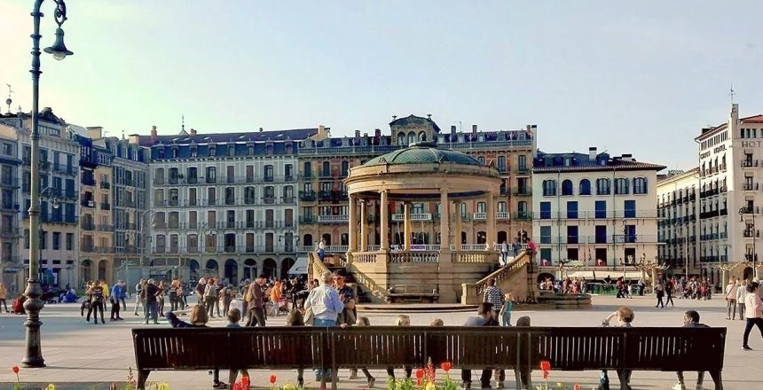 plaza-del-castillo-turismo-pamplona